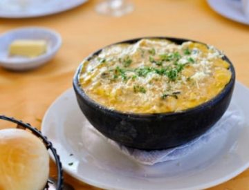 Arma tu pedido y sorprende a tu familia o clientes en tu restaurant con ricas empanadas o chupés cuando tú quieras